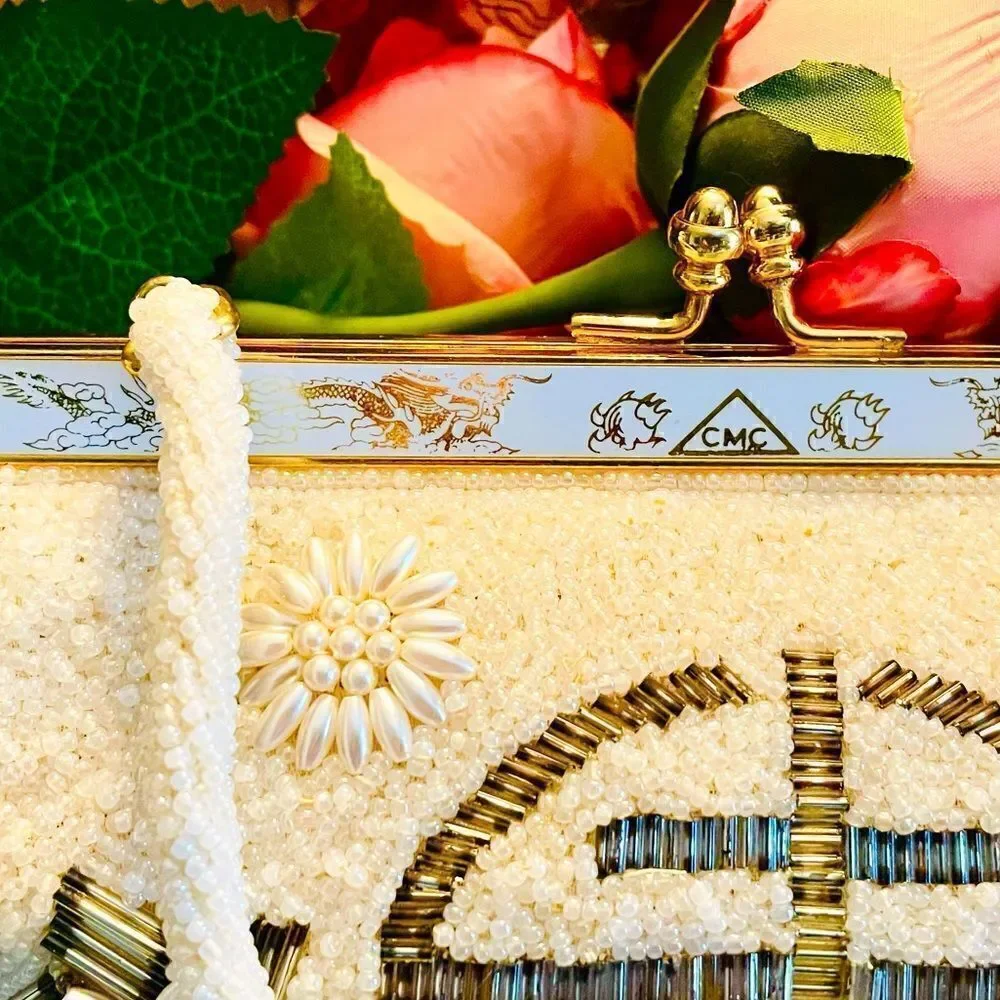 ♥️ What Would May Wong Do? RARE Chinese 1960s heavily beaded evening clutch